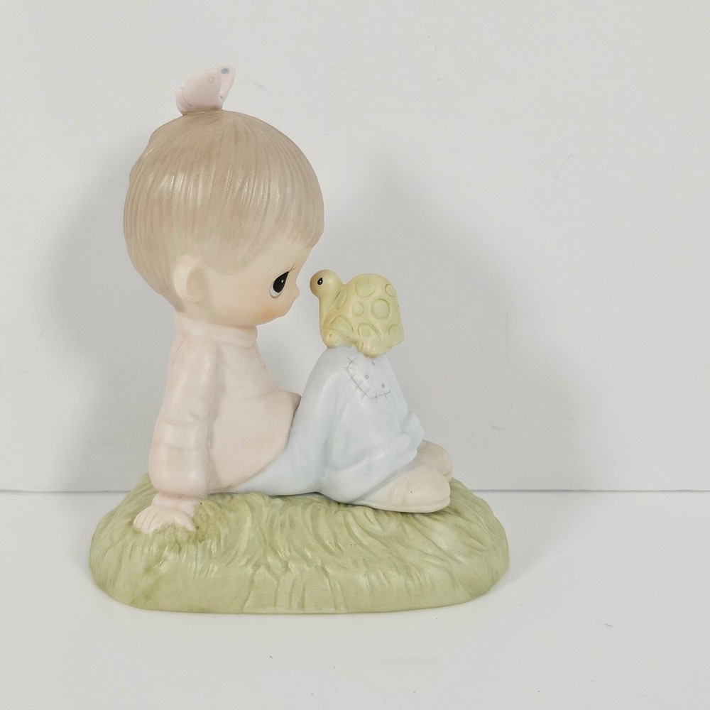 Precious Moments Love Is Kind 1998 Limited Edition Figurine E1379R New in Box